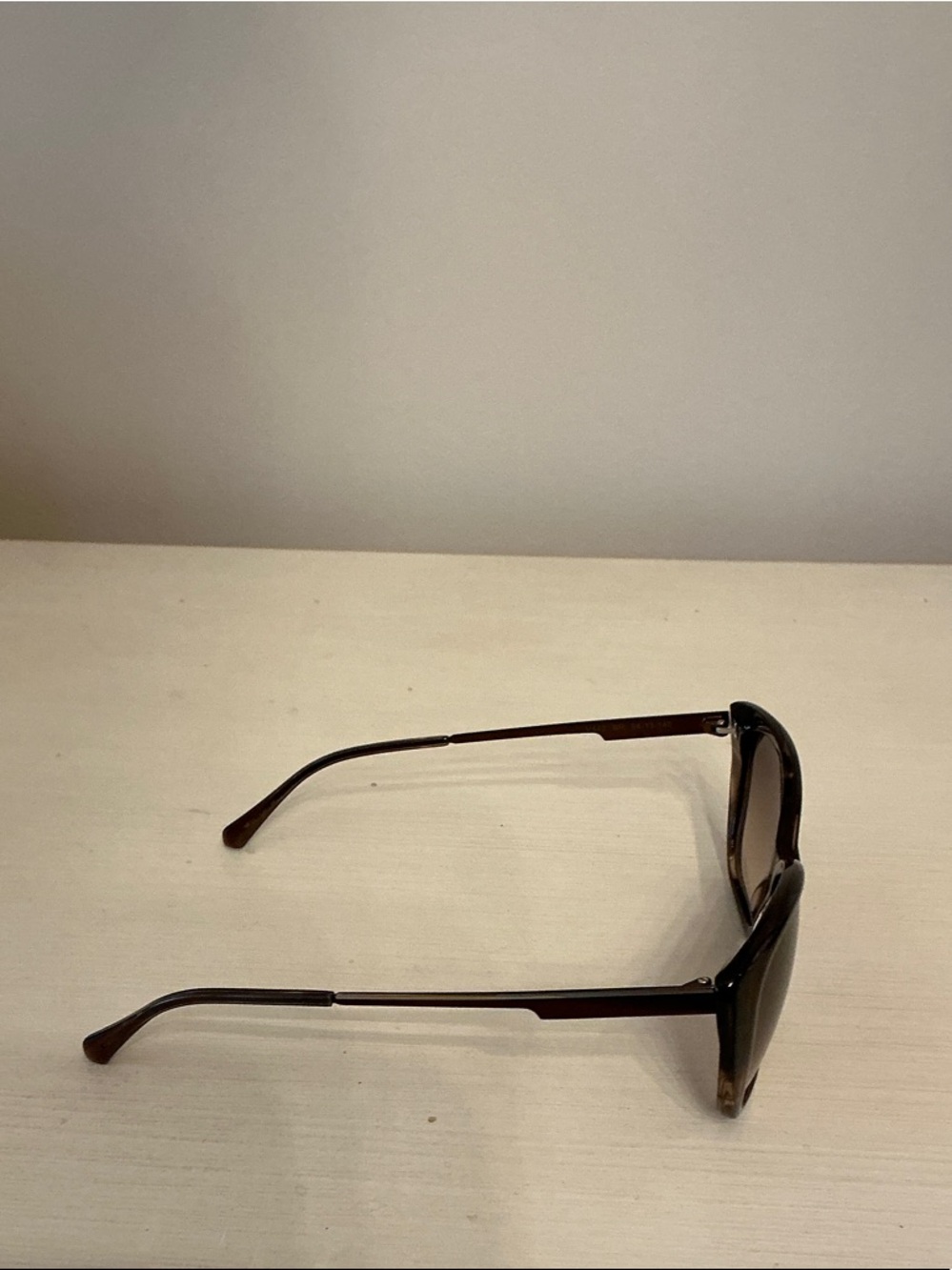 Authentic, Vera Wang Brown Cat-Eye Sunglasses - Picture 4 of 12